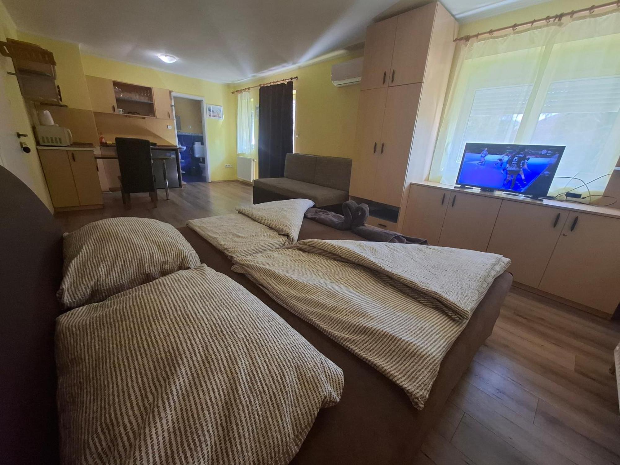 Ilona Apartmanhaz *